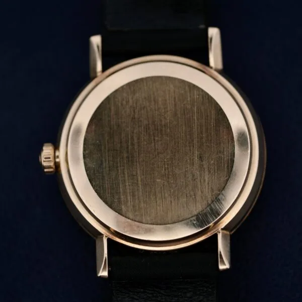 A close up of a watch