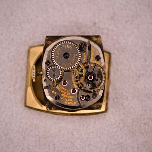 Gruen Veri-Thin Precision Art Deco Lugs & Salmon Dial Ref. 430-457 - Image 7