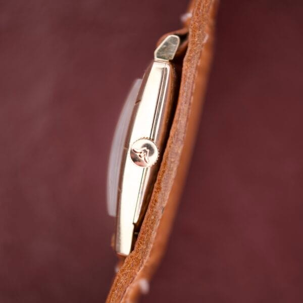 Wittnauer Asymmetrical Case Ref. 2025 Manual Wind Cal. 9E - Image 4