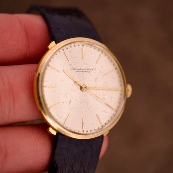 IWC "Stubby Lugs" Calatrava 18k Yellow Gold Cal. 401 - Image 9