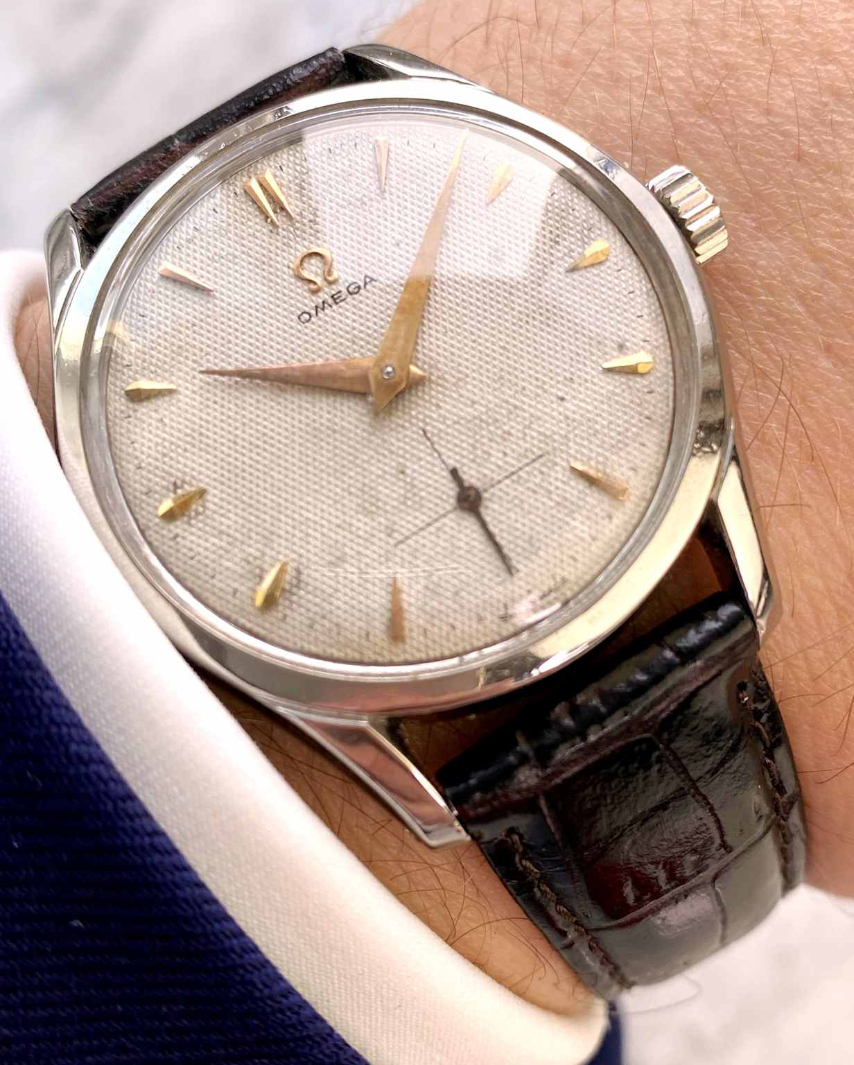 Serviced Omega Waffle Textured Dial Vintage Honeycomb 2639 