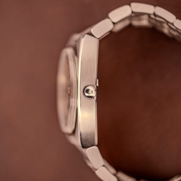 Omega Constellation 168.045 stainless steel case profile with original Omega-signed crown