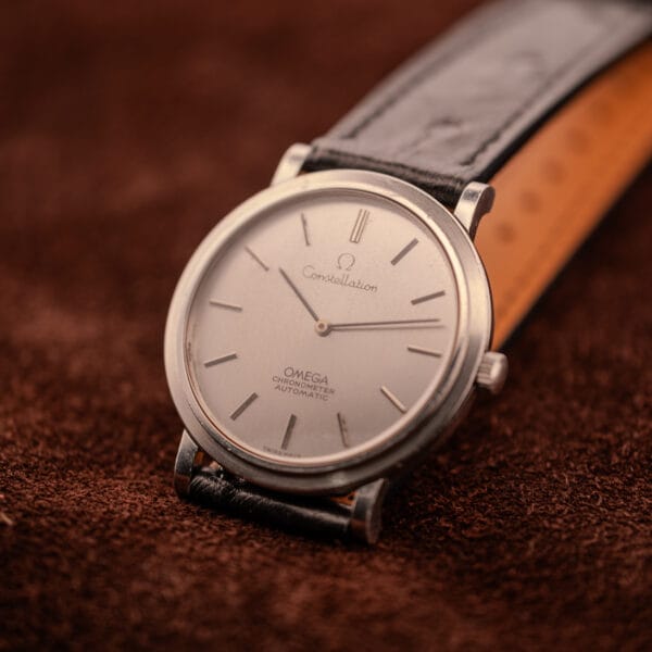 Omega Constellation Chronometer Automatic 157.0001 slim stainless steel round case on suede