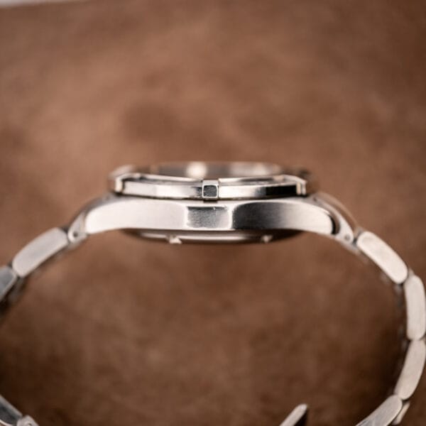 TAG Heuer 2000 Series WN2111 38mm stainless steel case flank with brushed and polished finish