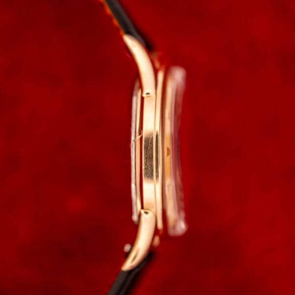 Universal Geneve Bumper 138C Wadsworth 14k yellow gold filled case band side profile
