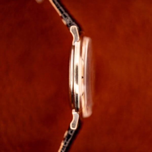 LeCoultre 3022 case side profile showing thin dress-watch silhouette and faceted lug geometry
