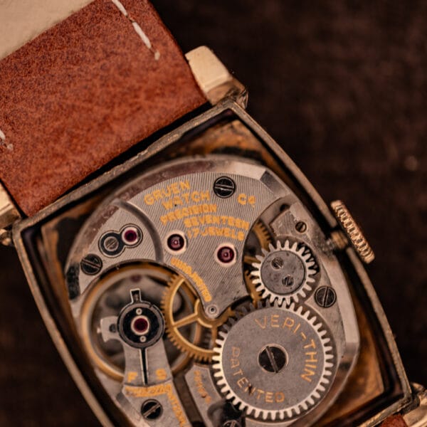Gruen caliber 430 Veri-Thin movement close-up, VERI-THIN PATENTED bridge engraving