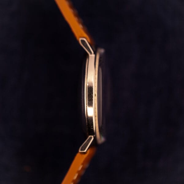 Hamilton Accumatic A-507 opposite side profile showing case thinness and lug-strap geometry