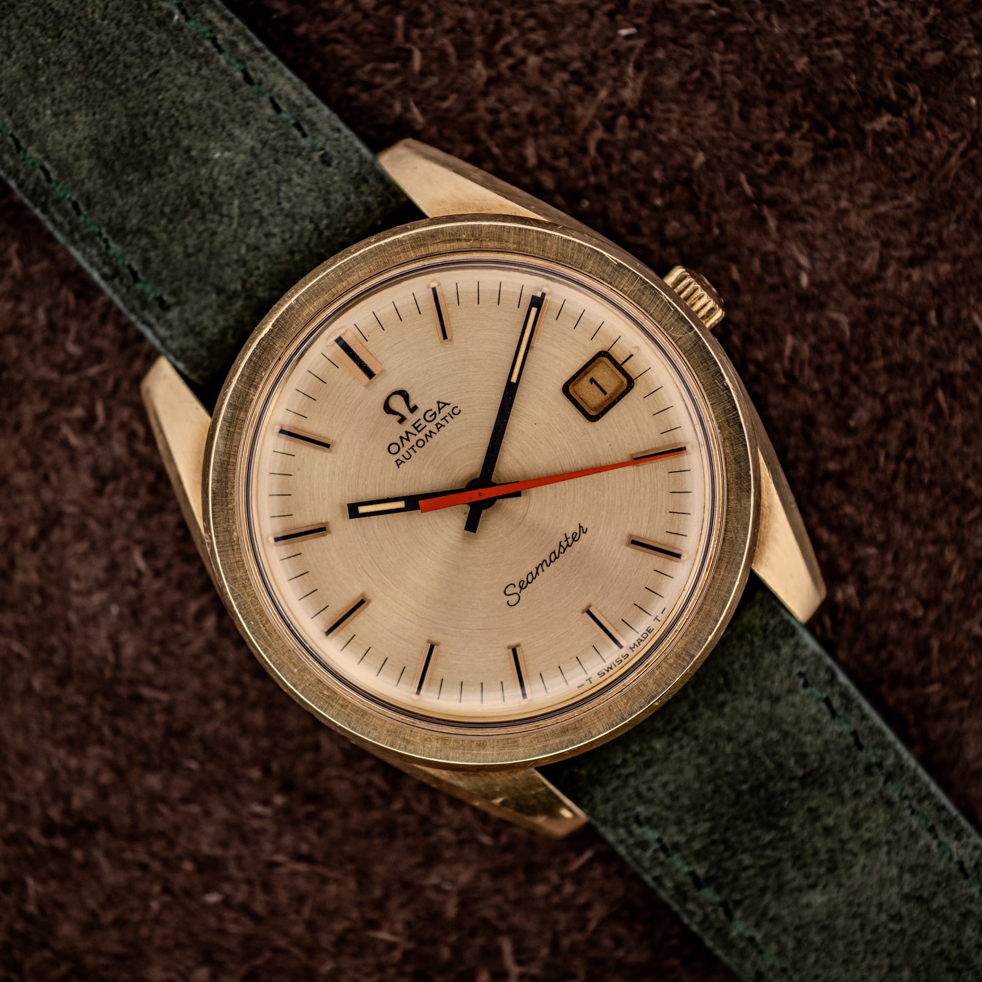 DSCF3389 Omega Seamaster 166.028 gold-capped automatic, champagne dial with orange center seconds hand, on forest green suede strap