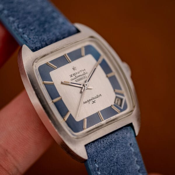 Zenith Respirator X dial in natural light with applied gold markers, dark baton hands and central seconds