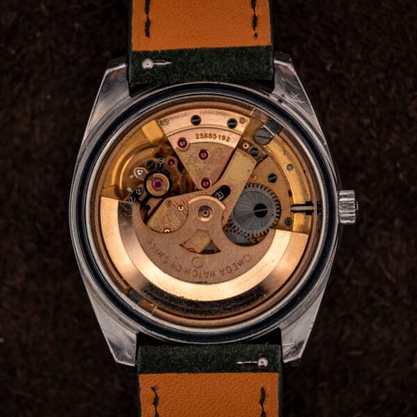 Omega 5xx automatic movement, gilt full rotor signed OMEGA WATCH Co SWISS, serial 25685192