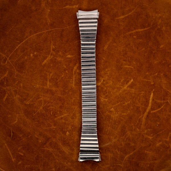 Period FIXO-FLEX stainless steel expansion bracelet included with the Glycine Airman, full view
