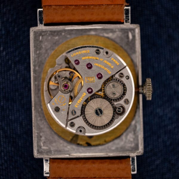 Longines manual caliber 528 movement, 17 jewels, signed LONGINES SWISS UNADJUSTED bridge