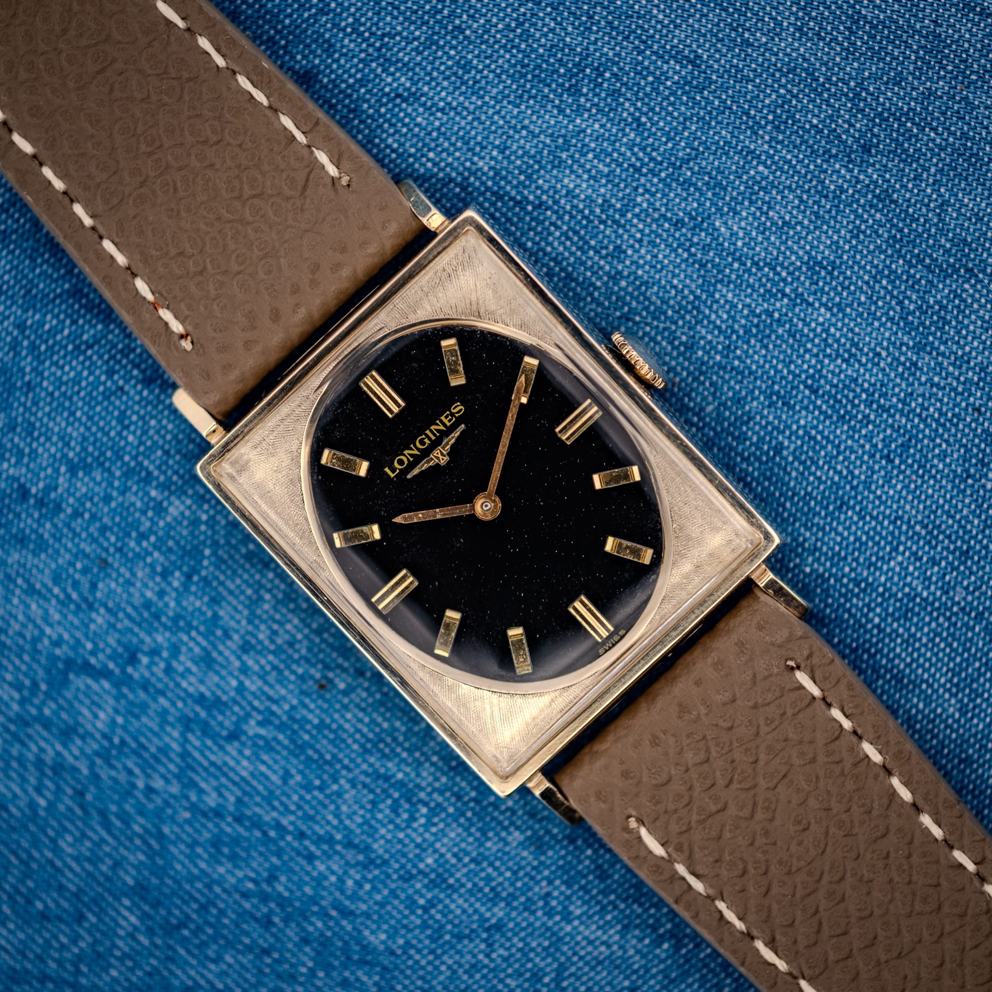 DSCF4113 Longines Tank 3007-528 black gilt oval dial in textured 10k gold-filled square case on grey leather strap