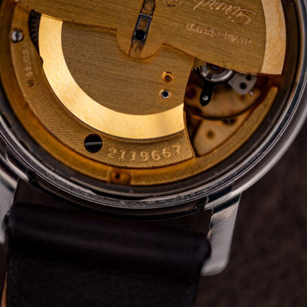 Girard-Perregaux Gyromatic gilt mainplate stamped serial 2119667 and SWISS, ruby jewels and blued screws