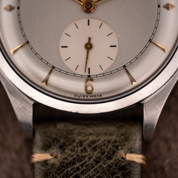 Omega 2421/4 subsidiary seconds register with concentric snailing, gold Arabic 6 and SWISS MADE printing