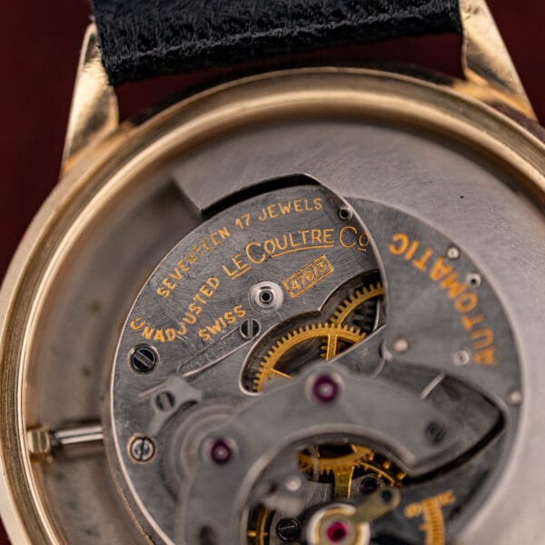 Macro of the LeCoultre 476/3 bridge stamped SEVENTEEN 17 JEWELS UNADJUSTED LeCoultre Co SWISS with boxed caliber