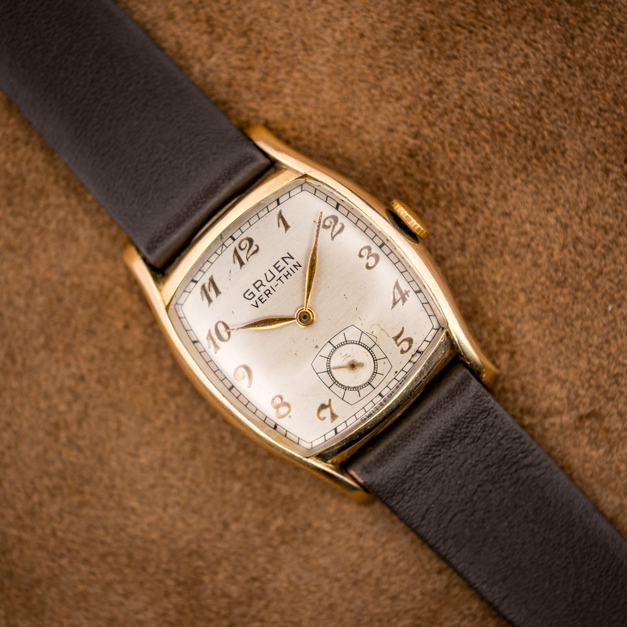 DSCF5222 Vintage Gruen Veri-Thin ref 421-653 with cream dial and gilt Arabic numerals in a yellow gold filled tonneau case