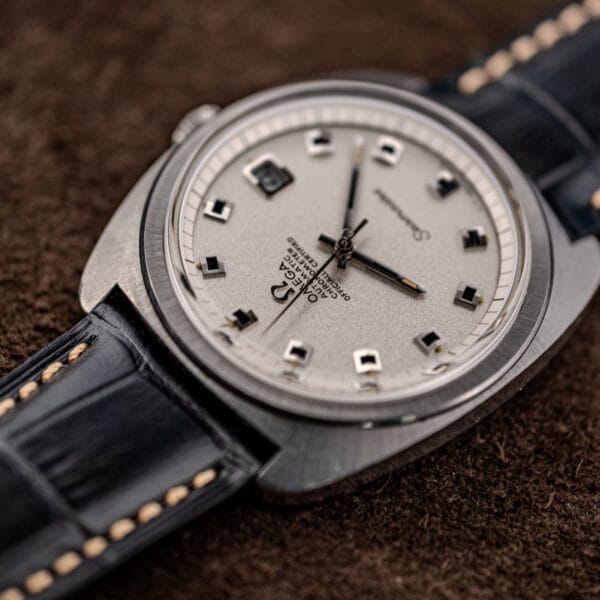 Omega Jumbo Seamaster 168.035 low oblique angle of the brushed C-case profile