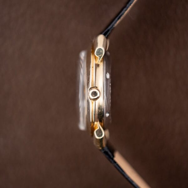 Side profile of the Hamilton K-455 case showing case depth and sculpted lug facets