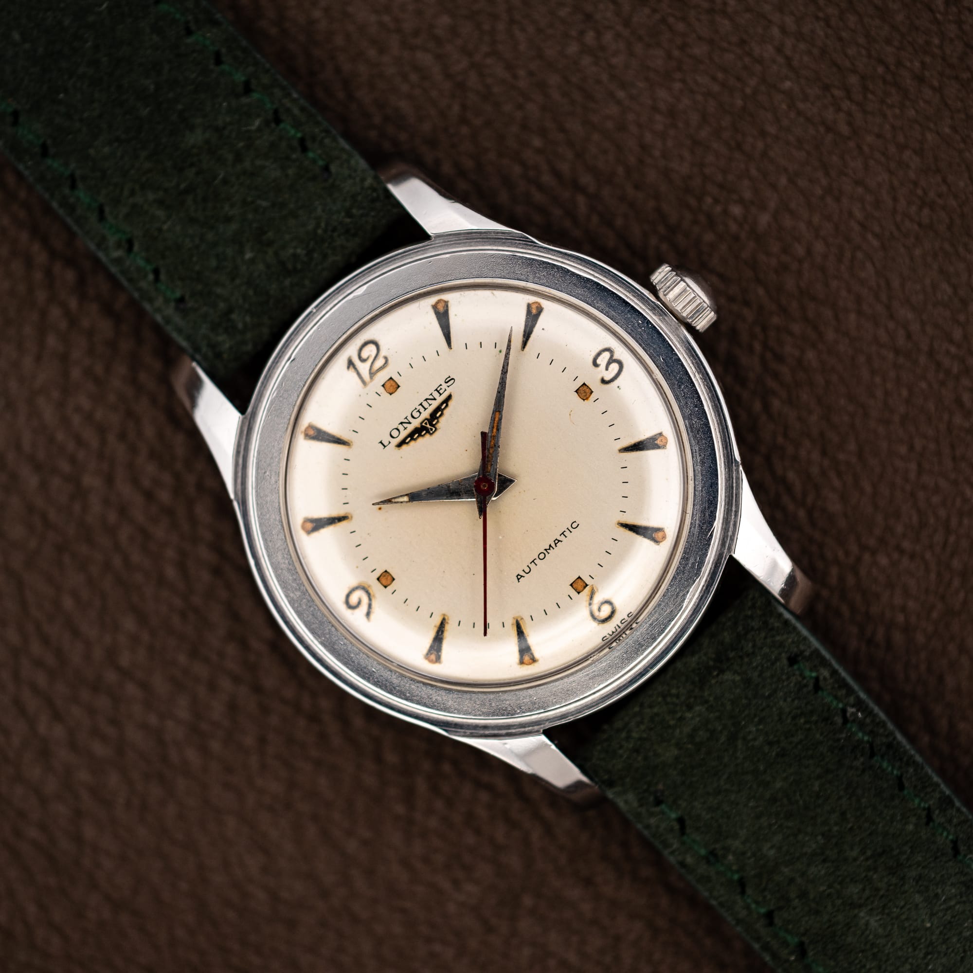 DSCF6422 Longines Sei Tacche 6280-5 cream dial with applied numerals, red sweep seconds hand and forest green suede strap