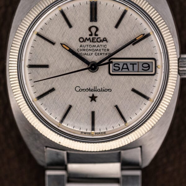 Omega 168.029 linen dial straight on, doubled twelve baton, applied Constellation star and printed minute track