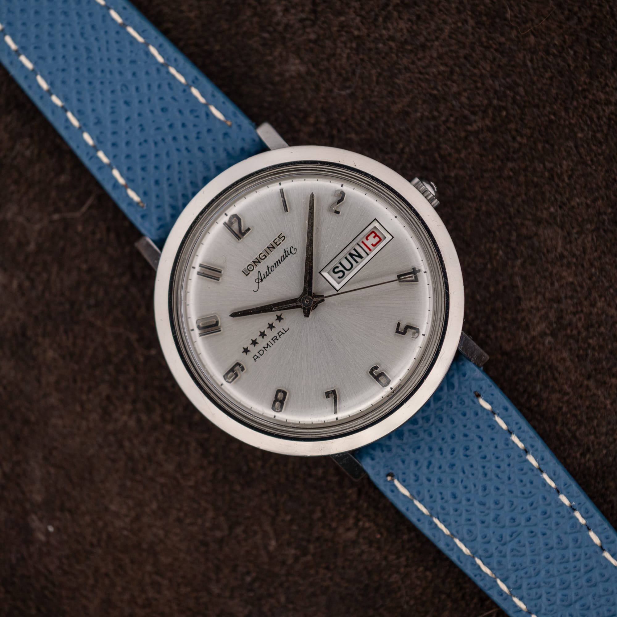 DSCF6499 Longines Admiral automatic with silver sunburst dial, five-star marking and day date window on blue leather