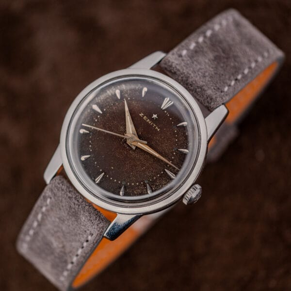 Overhead view of Zenith Cal. 120 showing the full extent of dial browning, dot minute track and star logo