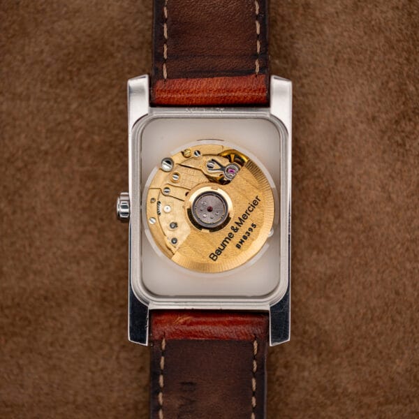 Baume & Mercier BM8395 automatic movement in the Hampton MV045120 with signed gold-toned rotor