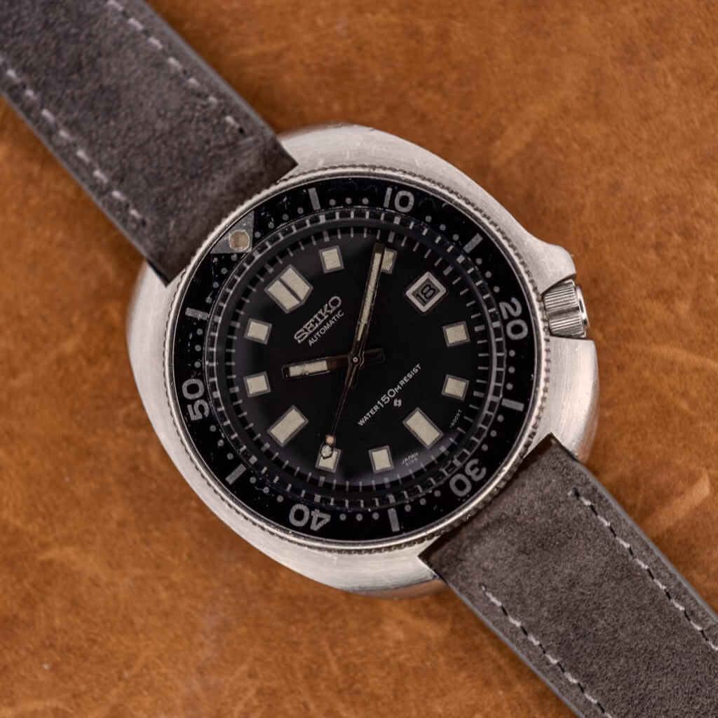 Seiko 6105-8119 Captain Willard diver, black dial and worn bezel insert, on anthracite Italian suede strap