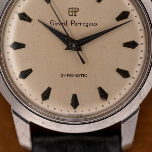 Lower Girard Perregaux Gyromatic dial with dotted minute track and Swiss signature