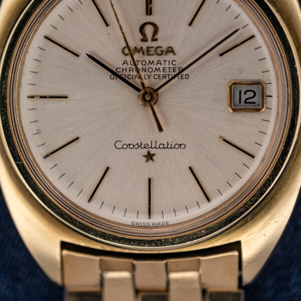 Omega Constellation 168.017 dial close-up with chronometer lettering, applied star and date at three