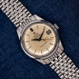 Omega Seamaster 166.010 diagonal view with chronometer dial, date window and stainless steel multirow bracelet
