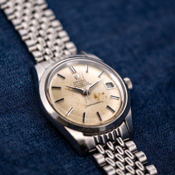 Omega Seamaster low diagonal portrait with chronometer lettering, applied indices and stainless steel bracelet end links