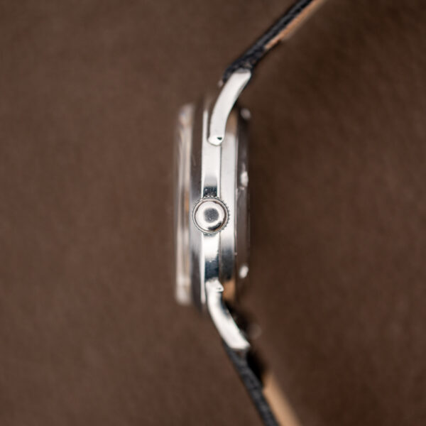 Wittnauer 2092 side profile showing domed crown, raised crystal and curved case lugs