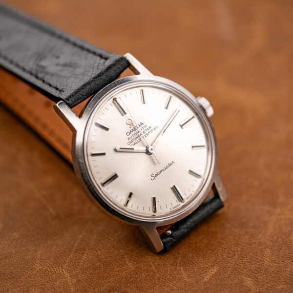 Bright low front view of the Omega Seamaster 167.070 with Officially Certified chronometer wording