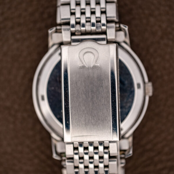 Omega Constellation 168.010 bracelet underside with closed Omega folding clasp and multirow metal links