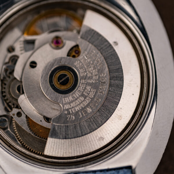 Bucherer rotor close-up engraved Adjusted Five 5 Positions and Temperature with 25 Jewels